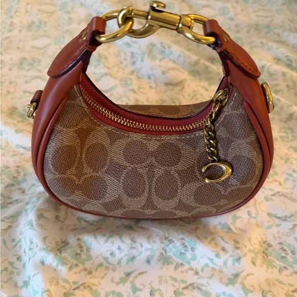 Coach Jonie Bag in Signature Canvas - Picture 2 of 4